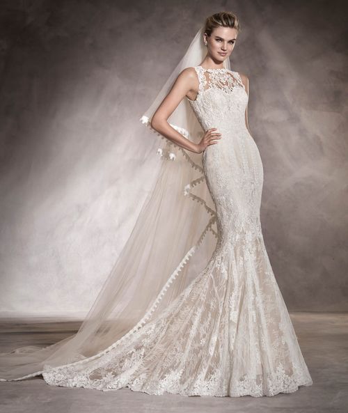 AURA, Pronovias