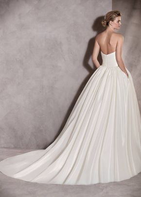 AURELIA, Pronovias