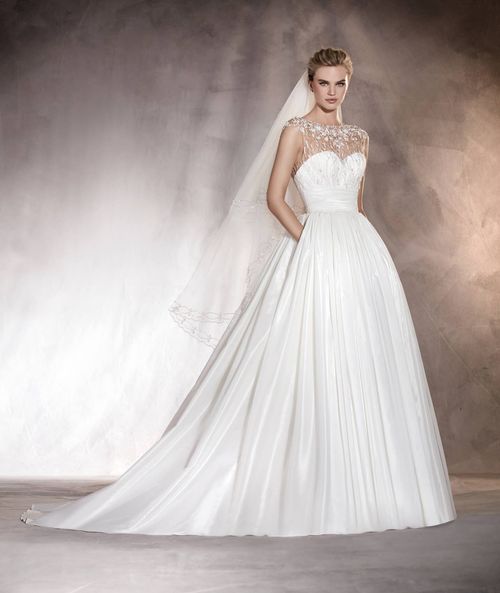 AURORA, Pronovias