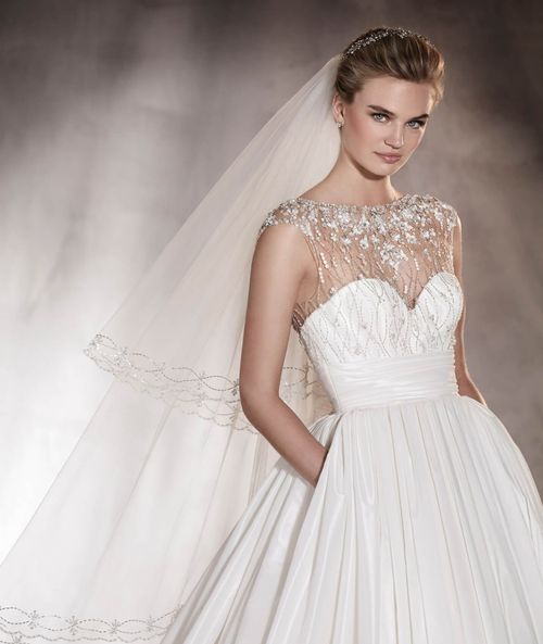 AURORA, Pronovias