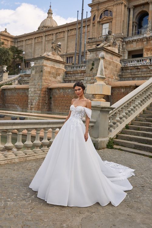 FELICITY, Pronovias