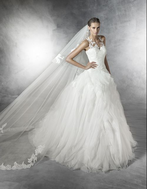 PRESTON, Pronovias