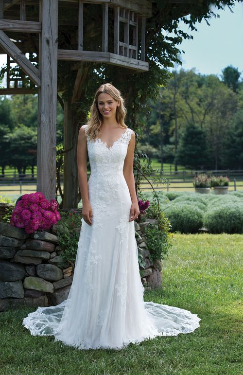 Wedding Dresses By Sincerity Bridal 3976 Weddingwire Ca