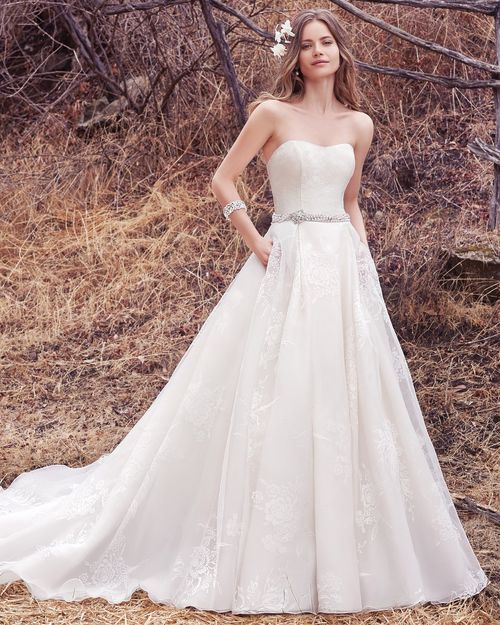 Dylan, Maggie Sottero