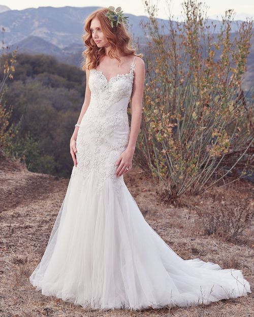 Roslyn, Maggie Sottero