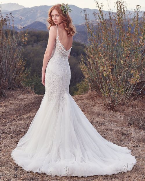 Roslyn, Maggie Sottero