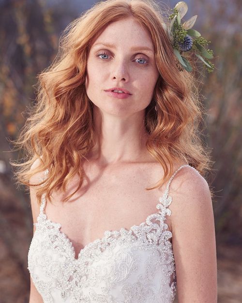 Roslyn, Maggie Sottero