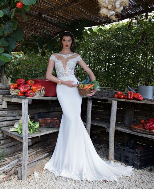 15 04, Berta Bridal