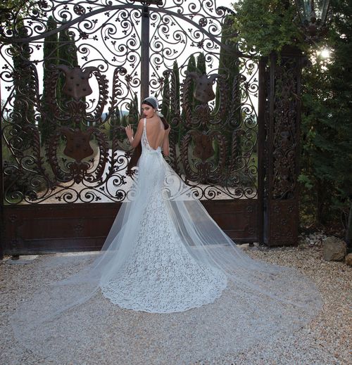 15 10, Berta Bridal