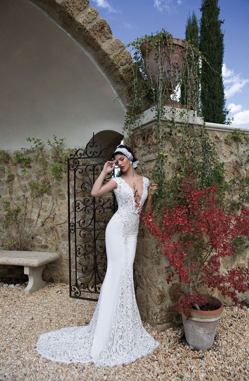 15 15, Berta Bridal