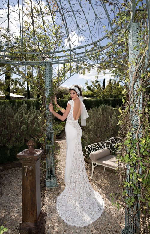 15 15, Berta Bridal