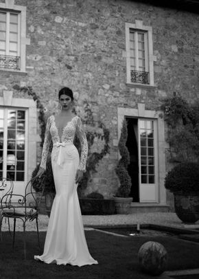 15 22, Berta Bridal