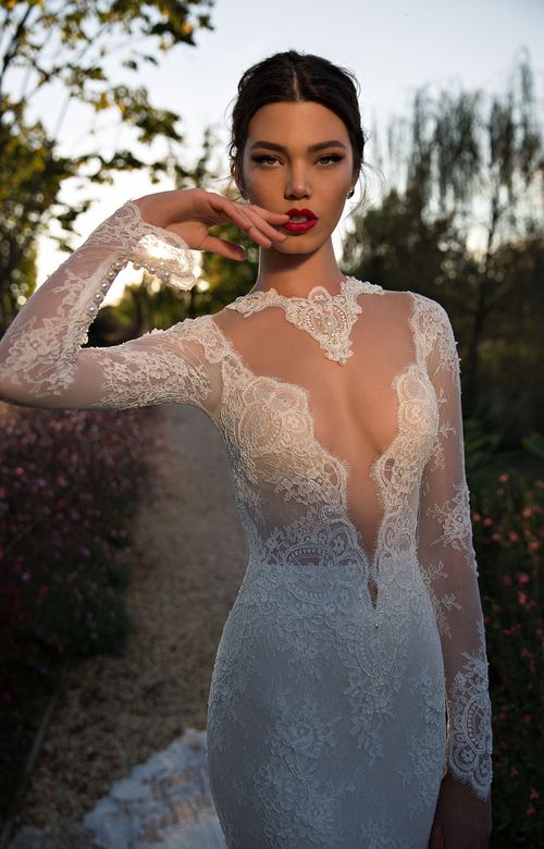 15 28, Berta Bridal