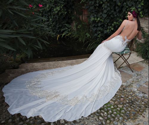 15 31, Berta Bridal