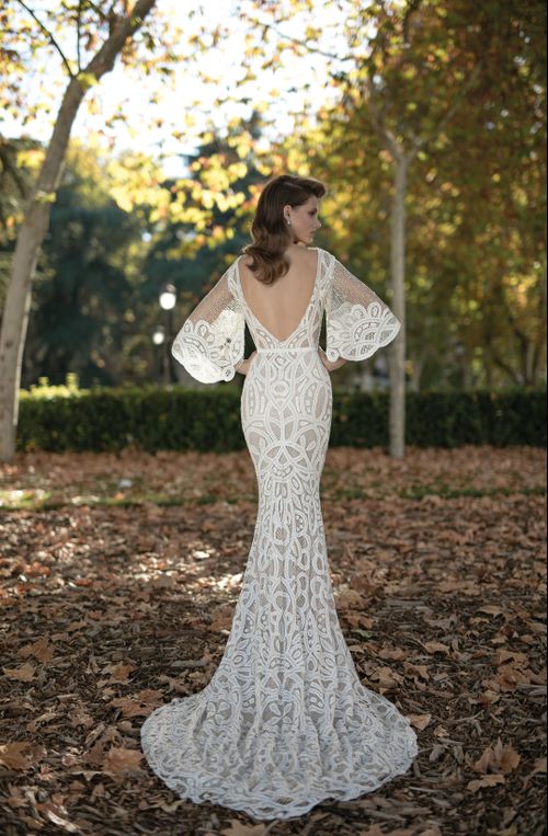 16-17, Berta Bridal