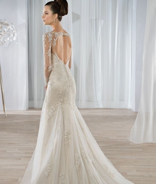 style 581, Demetrios