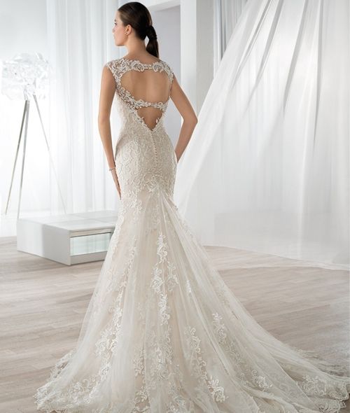 style 585, Demetrios