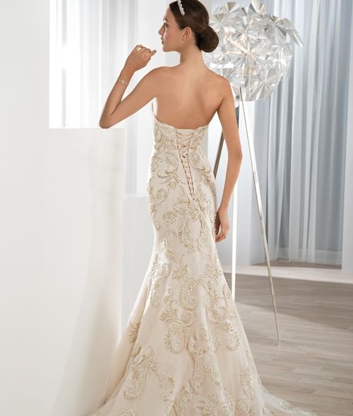 style 619, Demetrios