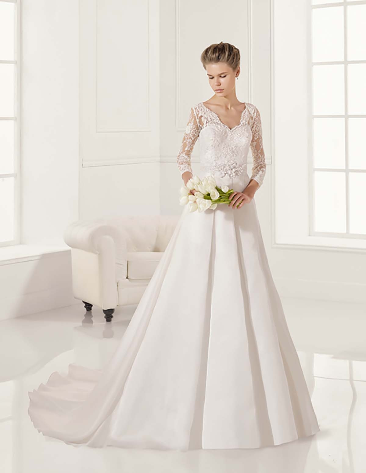 Wedding Dresses by Adriana Alier - ZOARA - Weddingwire.ca