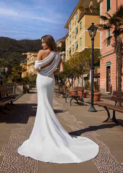 Pronovias Privee: Kufra