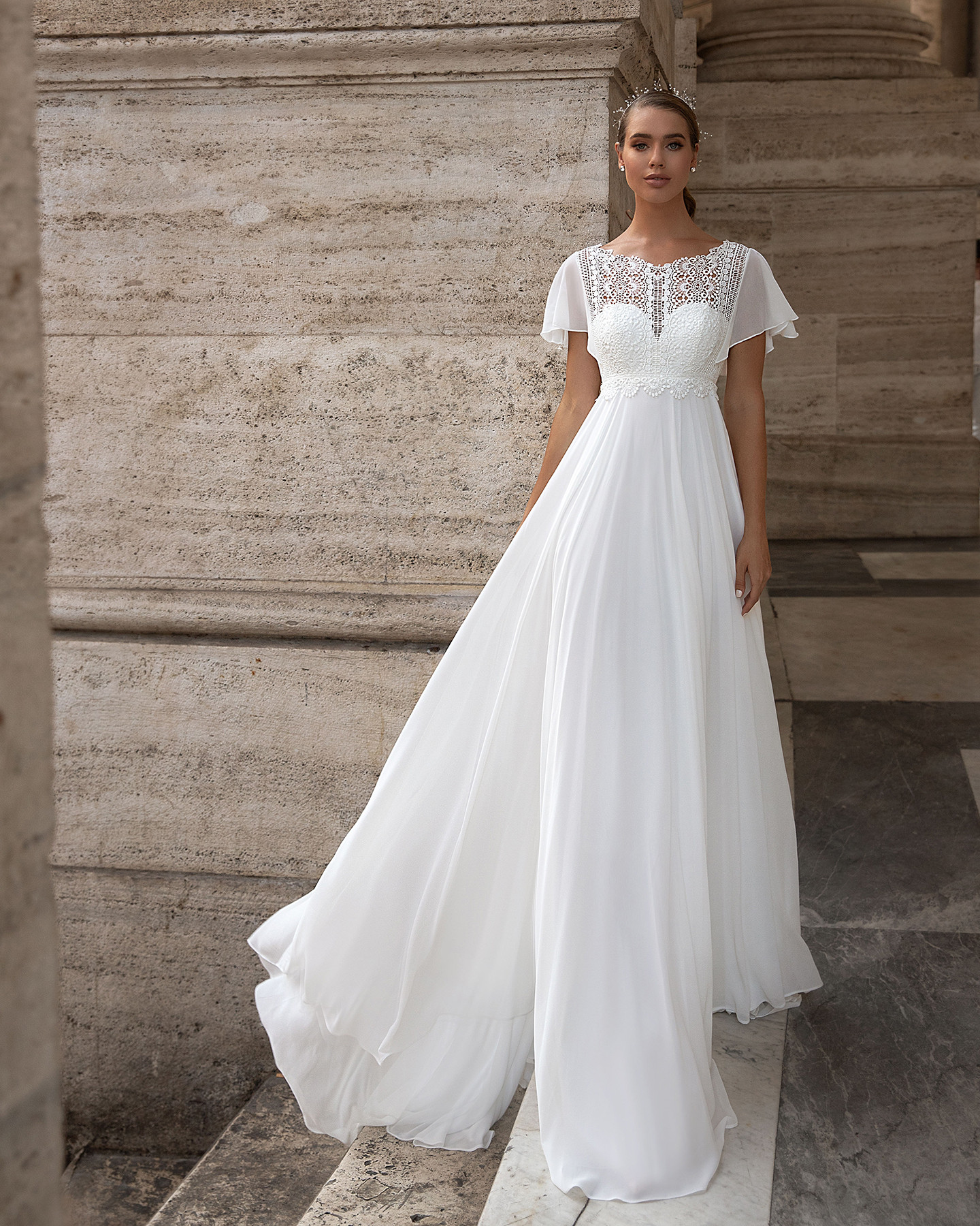 Wedding Dresses Empire Waist Silhouette - Weddingwire.ca