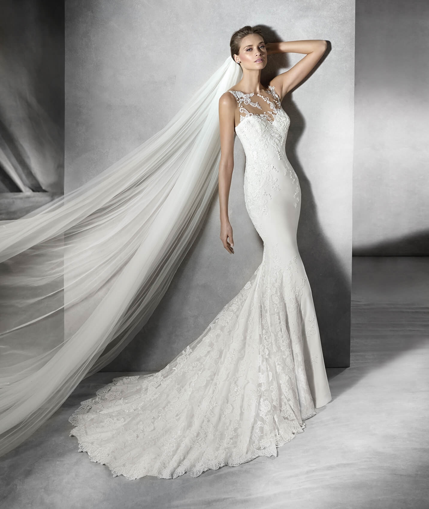 Pronovias pizzo on sale