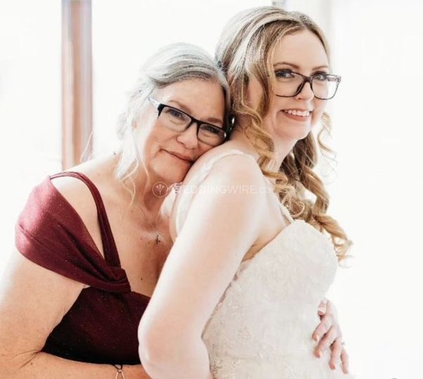 Toni Jacqueline Beauty Collective - Luxury Bridal Hair and Makeup