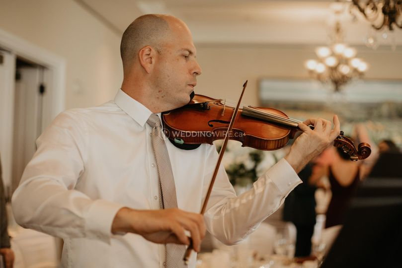 Adam Mikitzel - Violinist