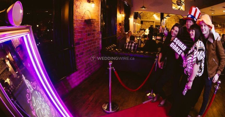 SELFLASH PHOTO BOOTHS