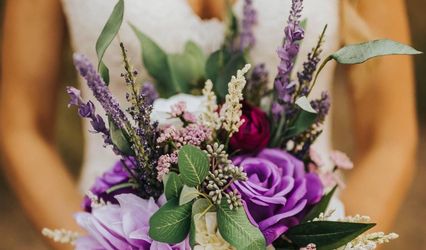 Fuzzi Moments Weddings & Events Co.