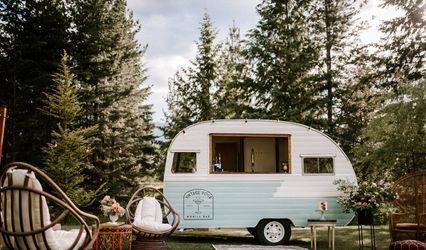 Vintage Pour Mobile Bar