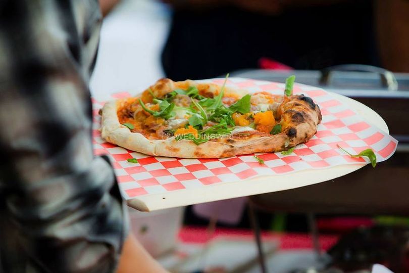 Hot Paddle Pizza