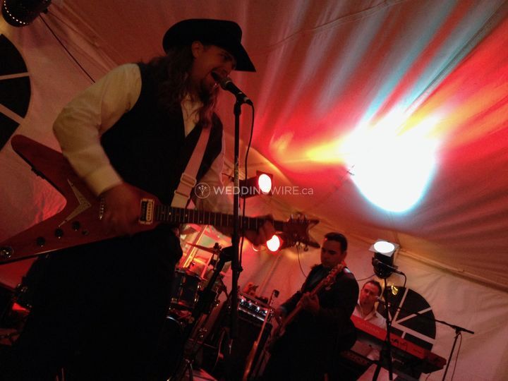 Live Music by All Around Sound