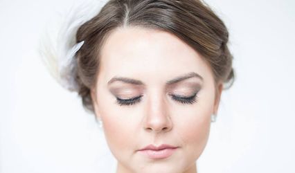 Mia Hair Stylist & Makeup Artist