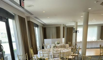 Vancouver Island Chiavari Chairs