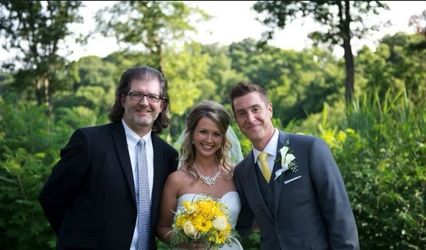 Intimate Backyard Weddings