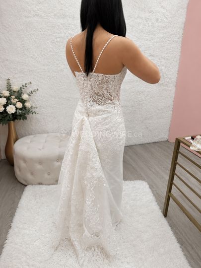 Gunit's Boutique, Custom Tailoring and Bridal Alterations