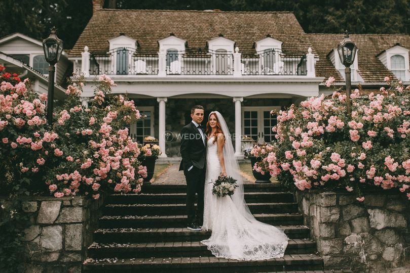 Rowena’s Inn on the River