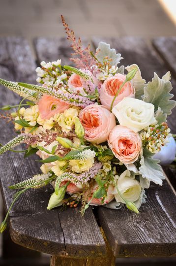 Floral Reef Designs - Flowers - North Gower - Weddingwire.ca