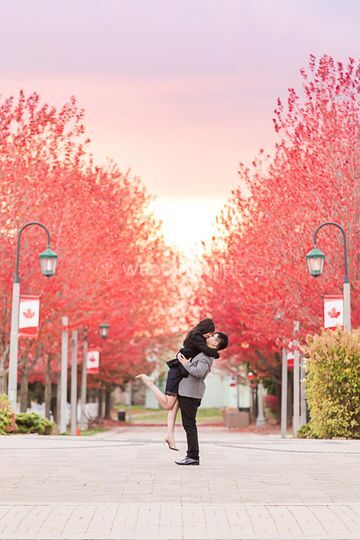 best-fall-colours-toronto-engagement-pho