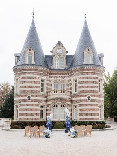 Champagne and Macarons Events