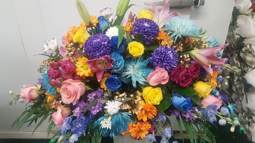CR Flowers & Gifts
