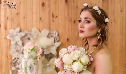 Simply Amazing Wedding Flowers by Design