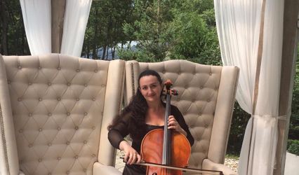 Nadya Rachok - Cellist