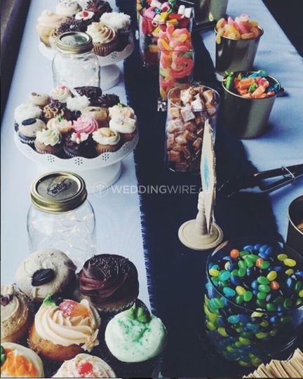 Flirt Cupcakes Wedding Cake Edmonton Weddingwire Ca