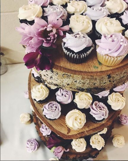 Flirt Cupcakes Wedding Cake Edmonton Weddingwire Ca