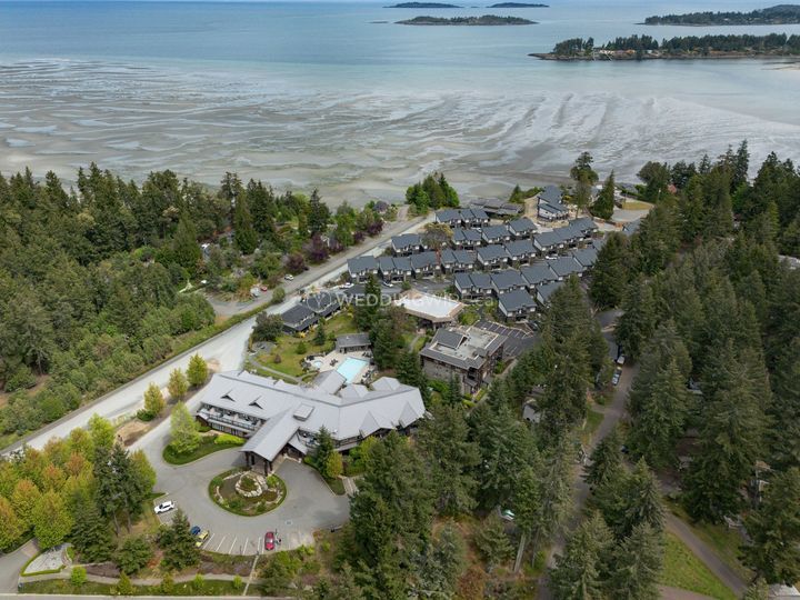 Sunrise Ridge Waterfront Resort