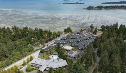 Sunrise Ridge Waterfront Resort