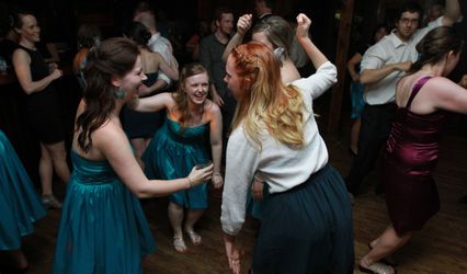 Whistler DJs Trax DJ services