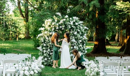 Alluring Botanical Rentals